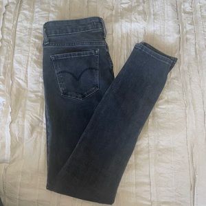 LEVIS!! 711 Skinny jeans! ❤️‍🔥